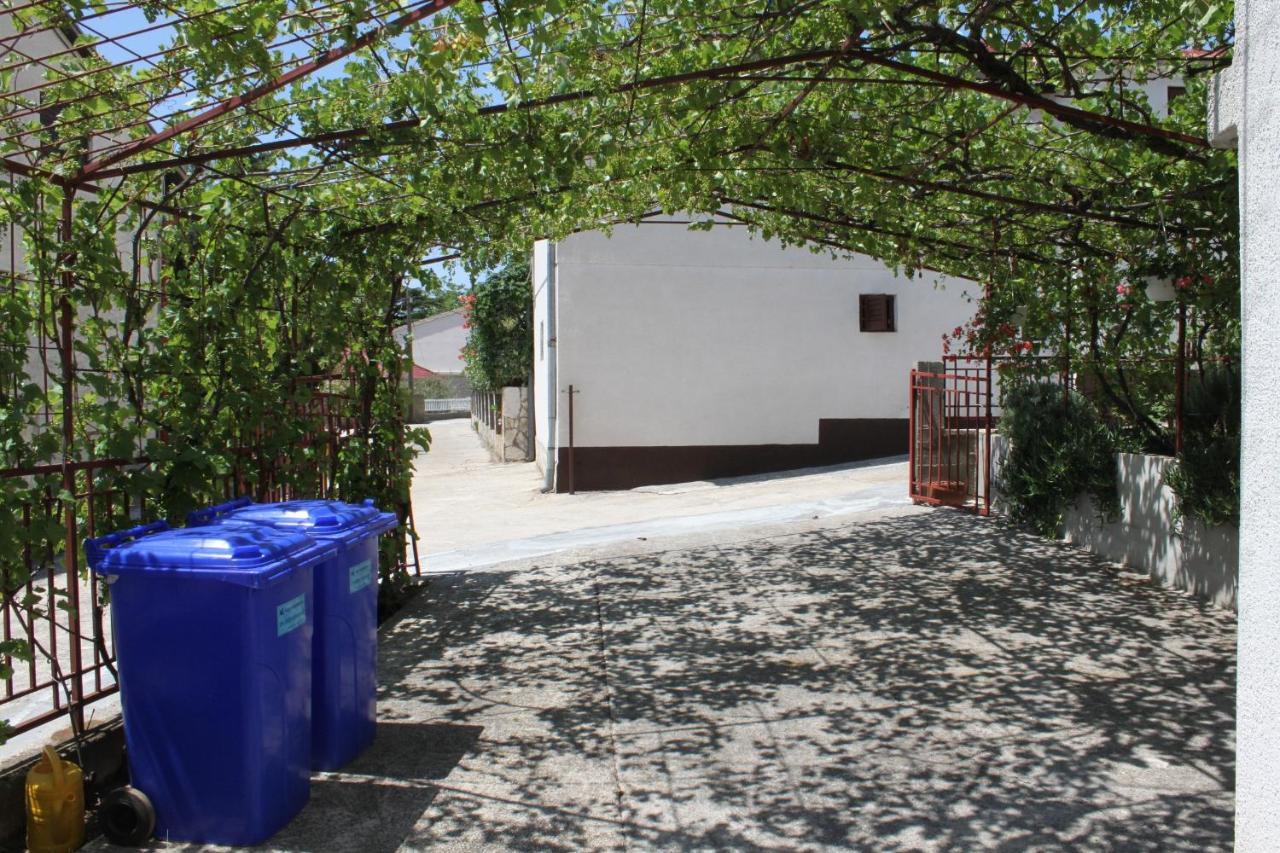 Apartments With A Parking Space Starigrad, Paklenica - 6431 Starigrad Paklenica Exterior foto