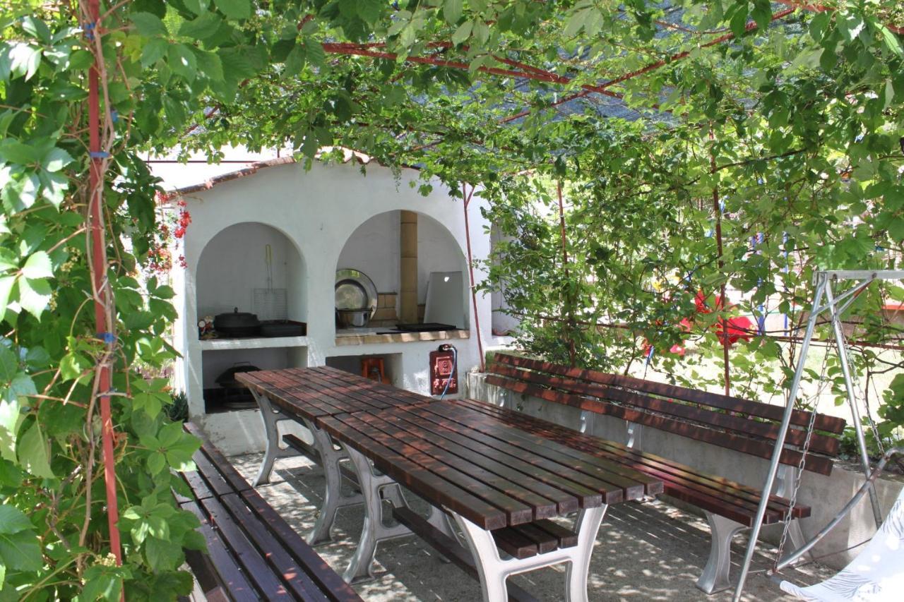 Apartments With A Parking Space Starigrad, Paklenica - 6431 Starigrad Paklenica Exterior foto