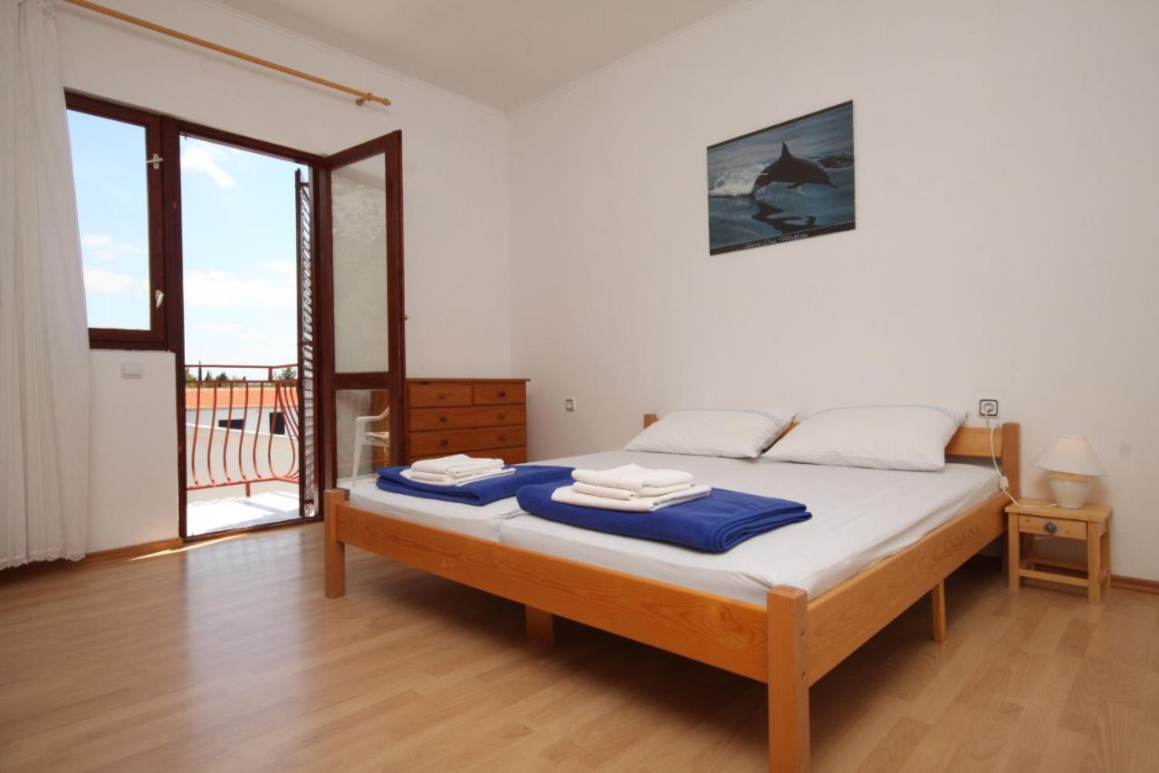 Apartments With A Parking Space Starigrad, Paklenica - 6431 Starigrad Paklenica Exterior foto