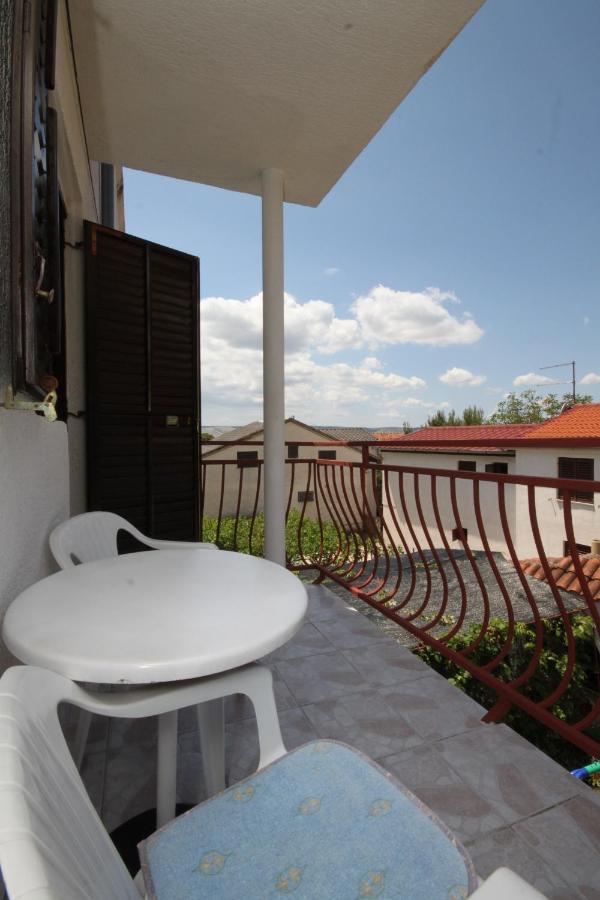 Apartments With A Parking Space Starigrad, Paklenica - 6431 Starigrad Paklenica Exterior foto