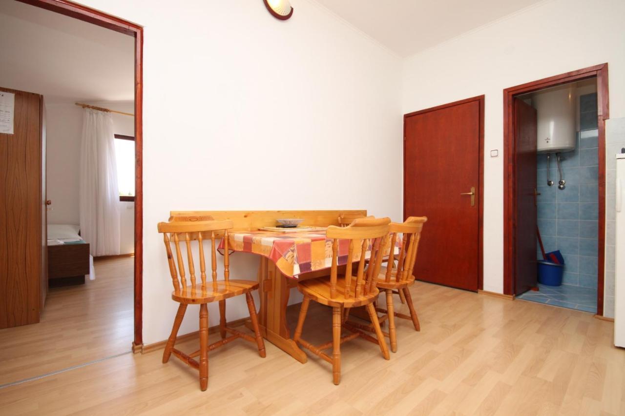 Apartments With A Parking Space Starigrad, Paklenica - 6431 Starigrad Paklenica Exterior foto